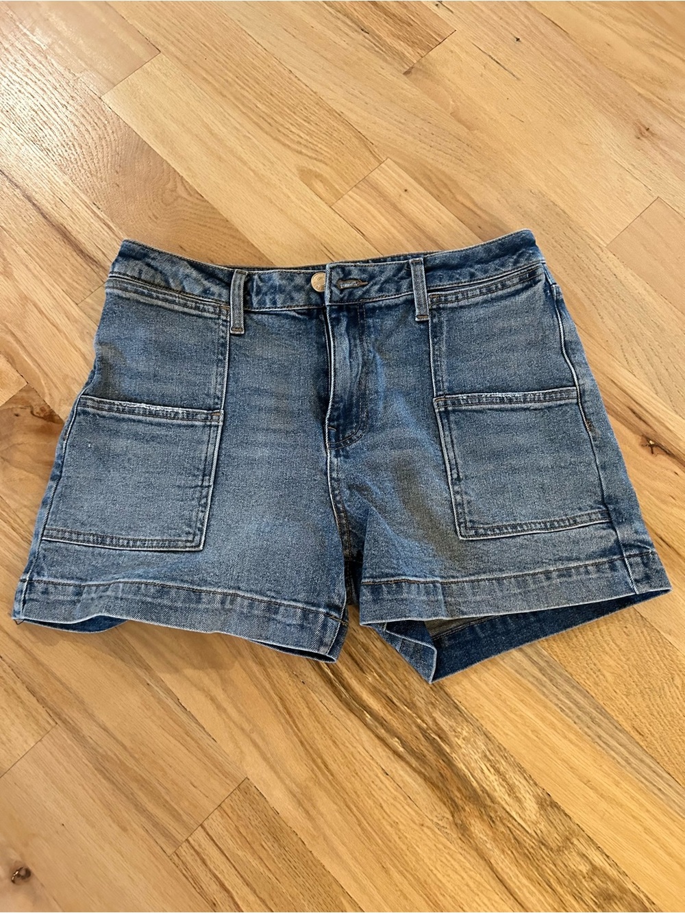 Kut from the Kloth Medium Blue Denim Patch-Pocket Shorts